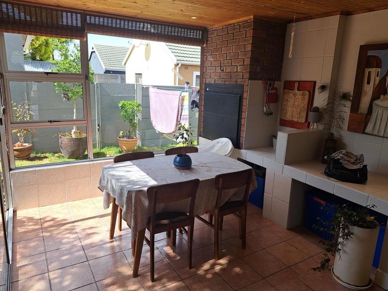 3 Bedroom Property for Sale in Vredekloof Western Cape